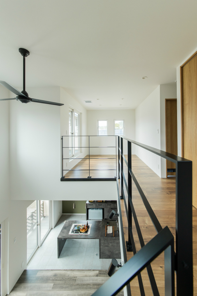 下り天井✖️Down kitchen＋アイアン階段のカッコいいお住まい