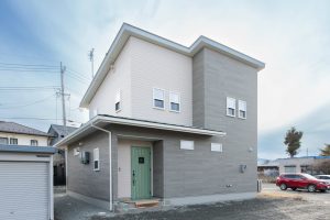 ゆったりLDK、１階ファミリーWIC、充実収納、書斎　多くの要望を３６坪に集約した効率のいい実例設計のお家