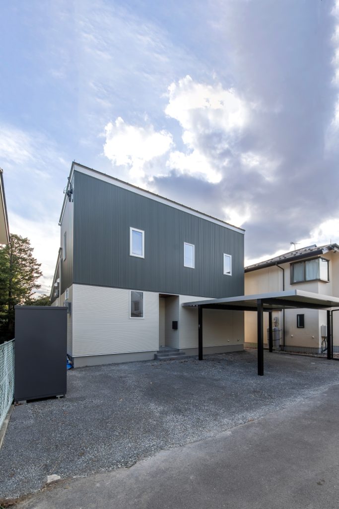 ツートンカラーの外観