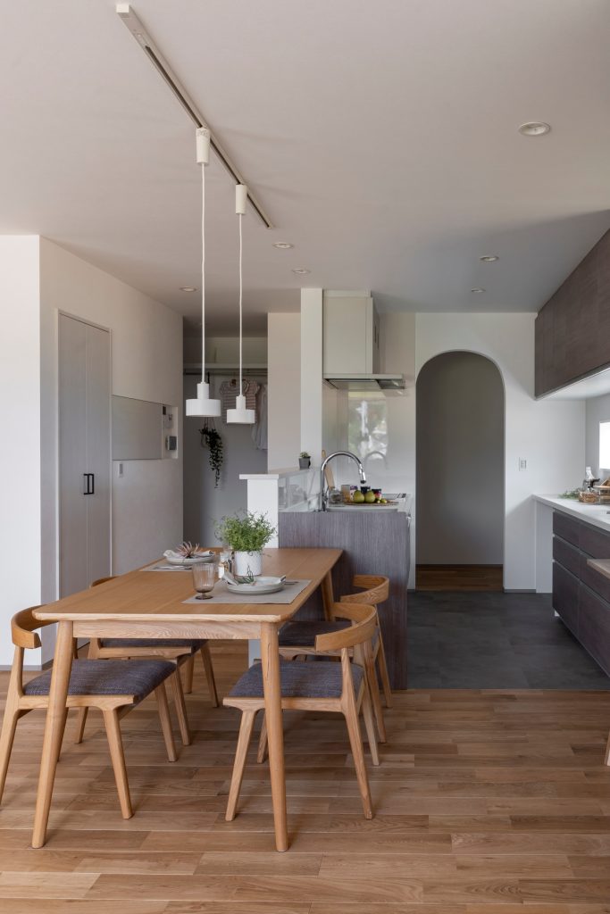 トレンドの横並びタイプダイニングキッチン